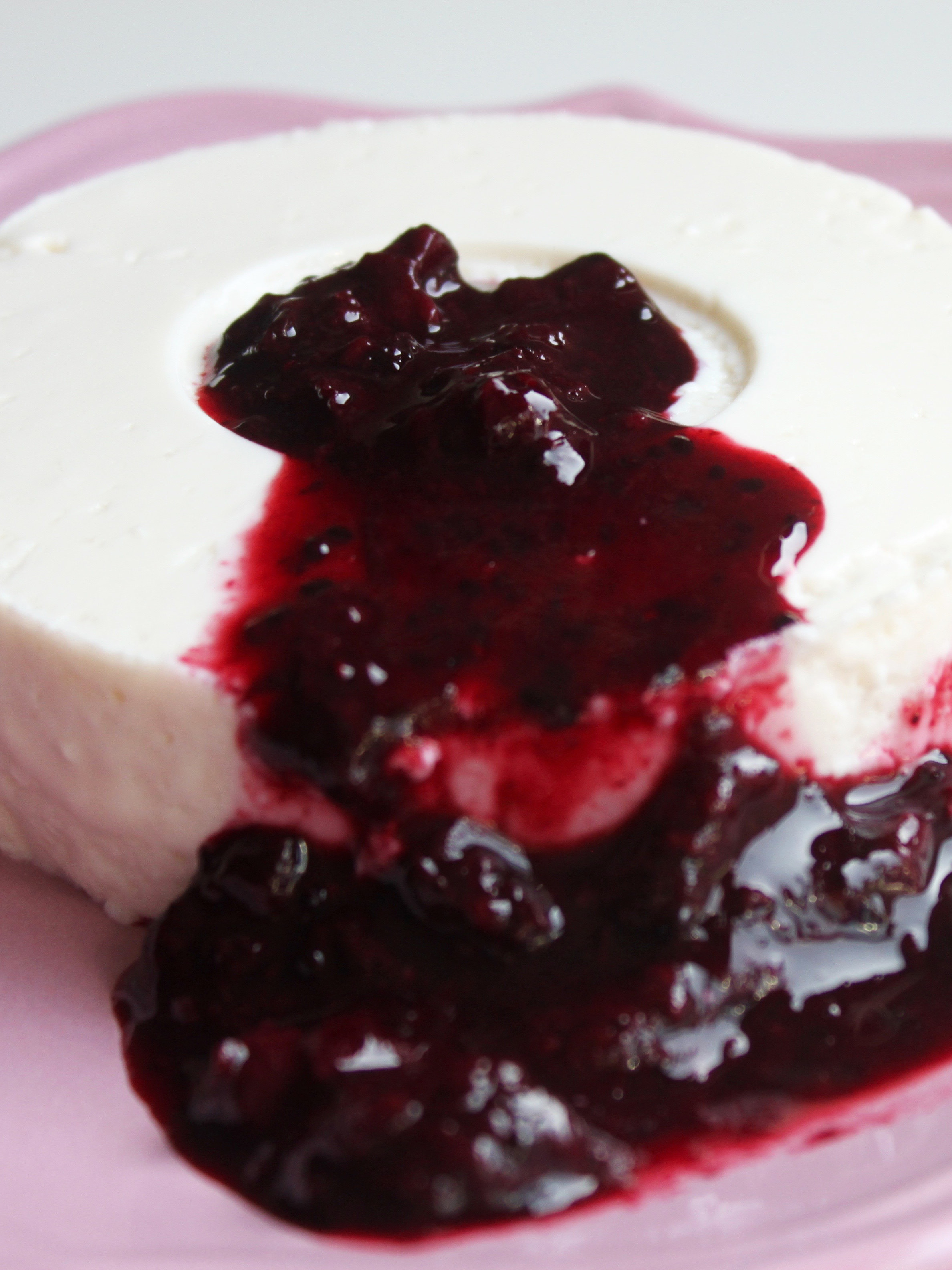 Yogurt Jello with Berries
